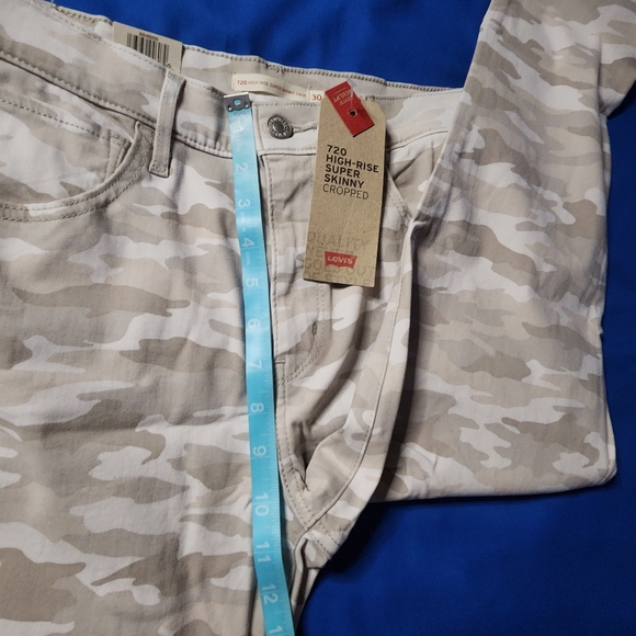 Levi's 720 High Rise Skinny Cropped Jeans - Picture 8 of 11